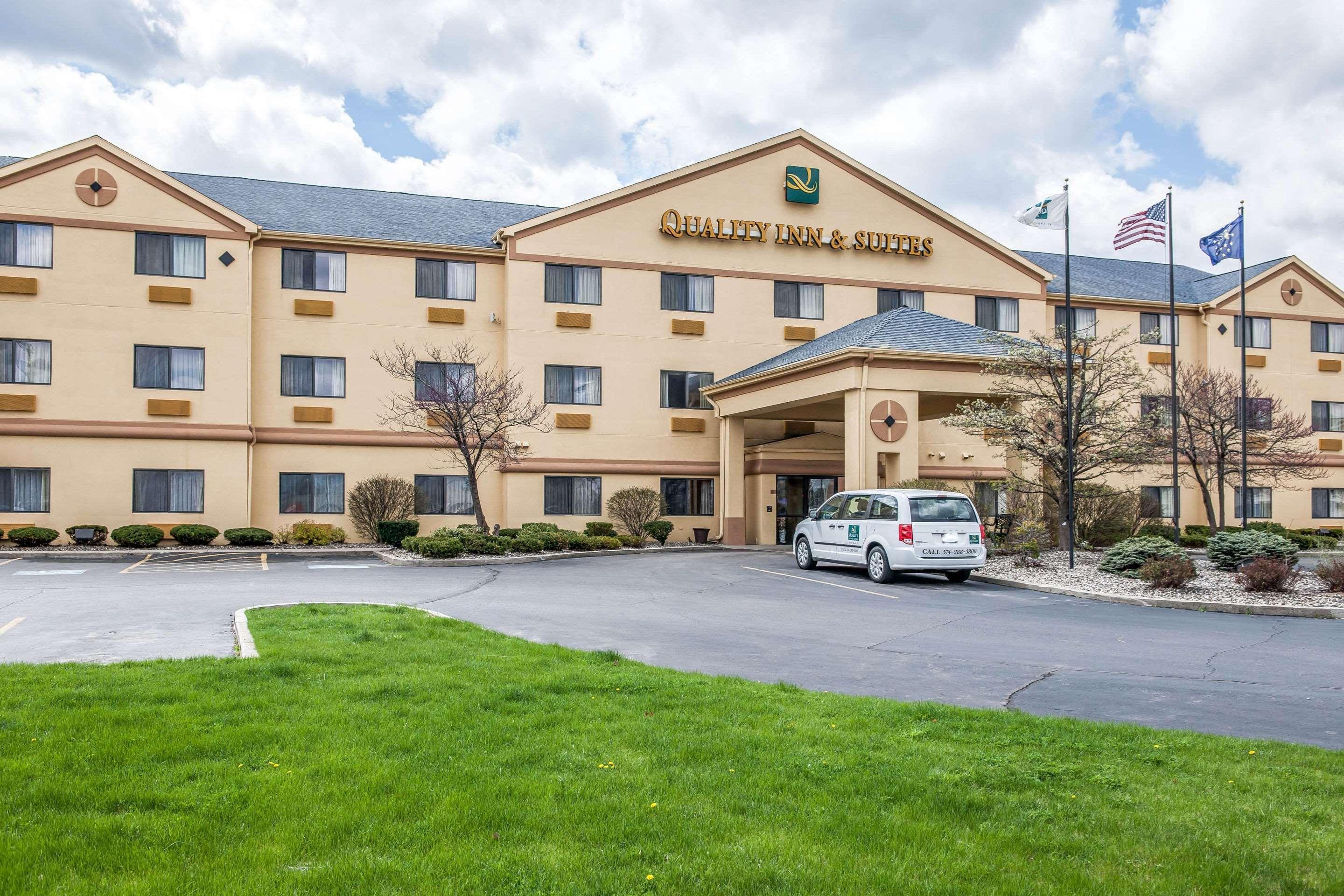 Quality Inn & Suites South Bend Airport Exterior photo